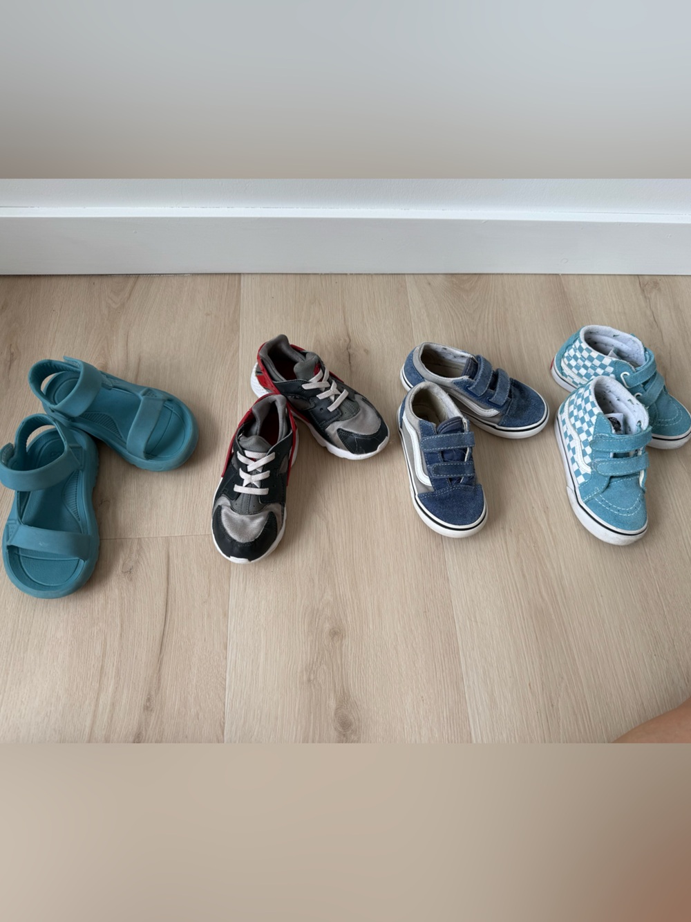 Boys summer shoe bundle - size 10Y